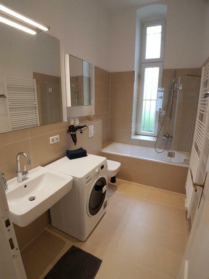 Lang Re By Rockchair Apartments L Superhost Status L 2 Bedrooms Boxspringbeds In City Center - Cozy Family & Business Flair Welcomes You! Berlin Dış mekan fotoğraf